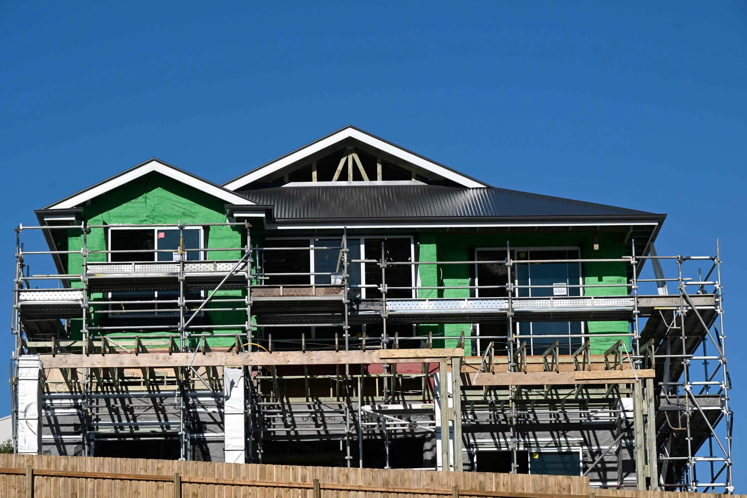<p>Just over 205,000 properties were approved to be built across the nation in the 2025/26 financial year. Photo: AAP</p>\\n