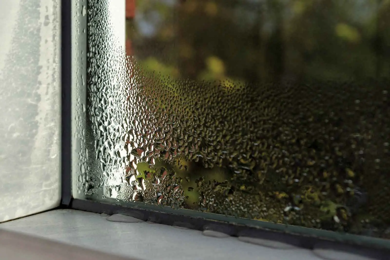 <p>Maintaining balanced indoor humidity helps protect your health, comfort and home from dryness, mould and moisture damage.</p>\\n