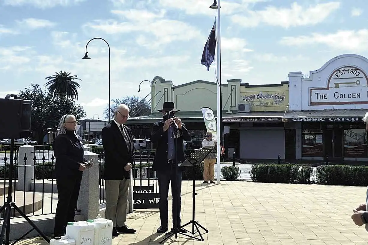 <p>Diane Sharpe, David Taylor, and Edward (Ted) Davies OAM. Photo: Narromine RSL</p>\\n