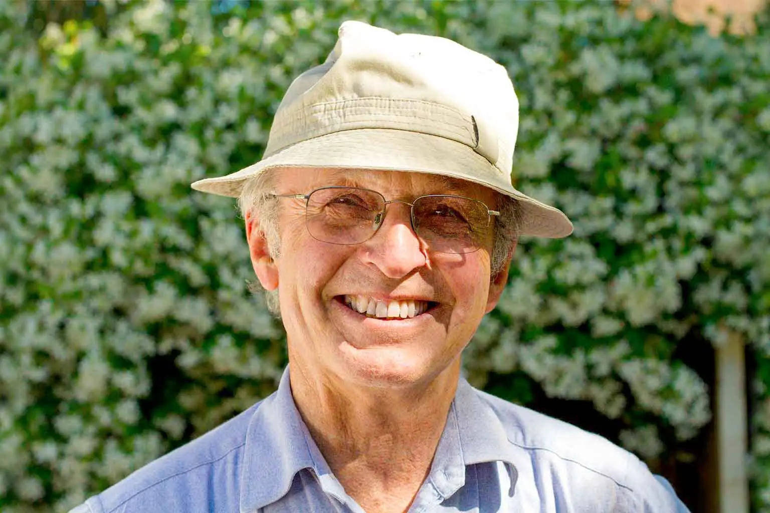<p>Now operating as the \\u201COld Air Conditioner Expert\\u201D, John Gordon has a lifetime\\u2019s experience working with electrical appliances going back to a time when tradies had to be able to fix just about anything. Photo: Dubbo Photo News. </p>\\n