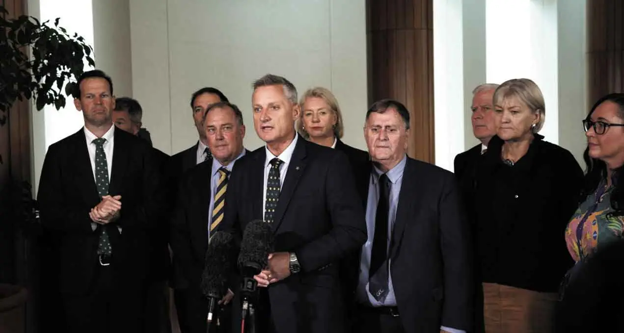 Migration and backing the bush top concerns in Parkes MP's 30-second survey