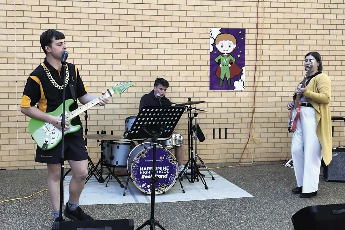 <p>Live music by high school student musicians kept everyone entertained. Photo: Dubbo Photo News. </p>\\n