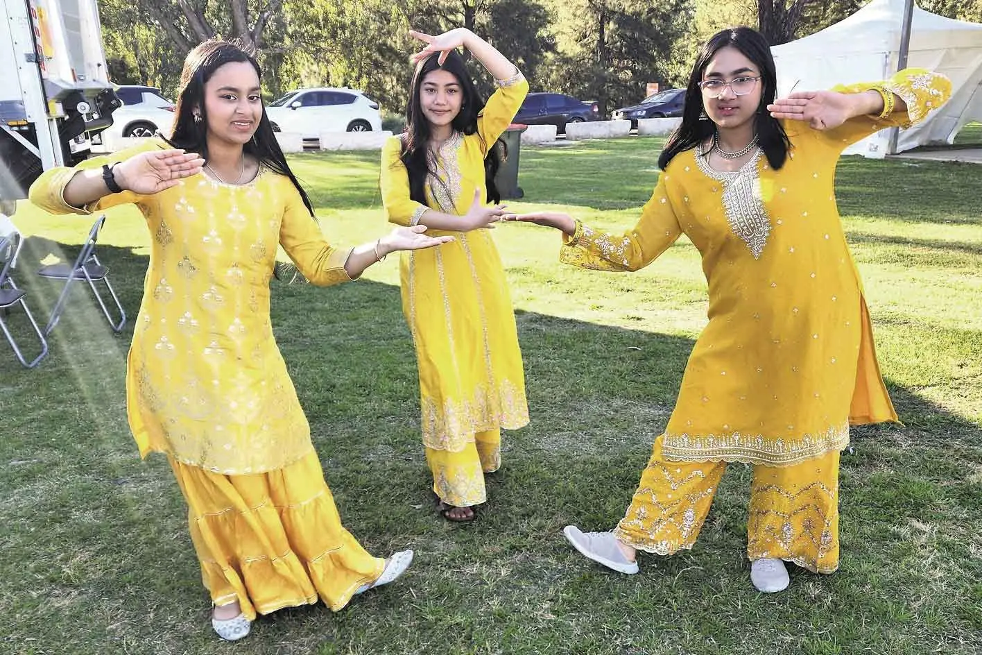 <p>Aayushi, Reyha and Aanya perform at the Cross Cultural Carnivale on September 19. Photos: Dubbo Photo News</p>\\n