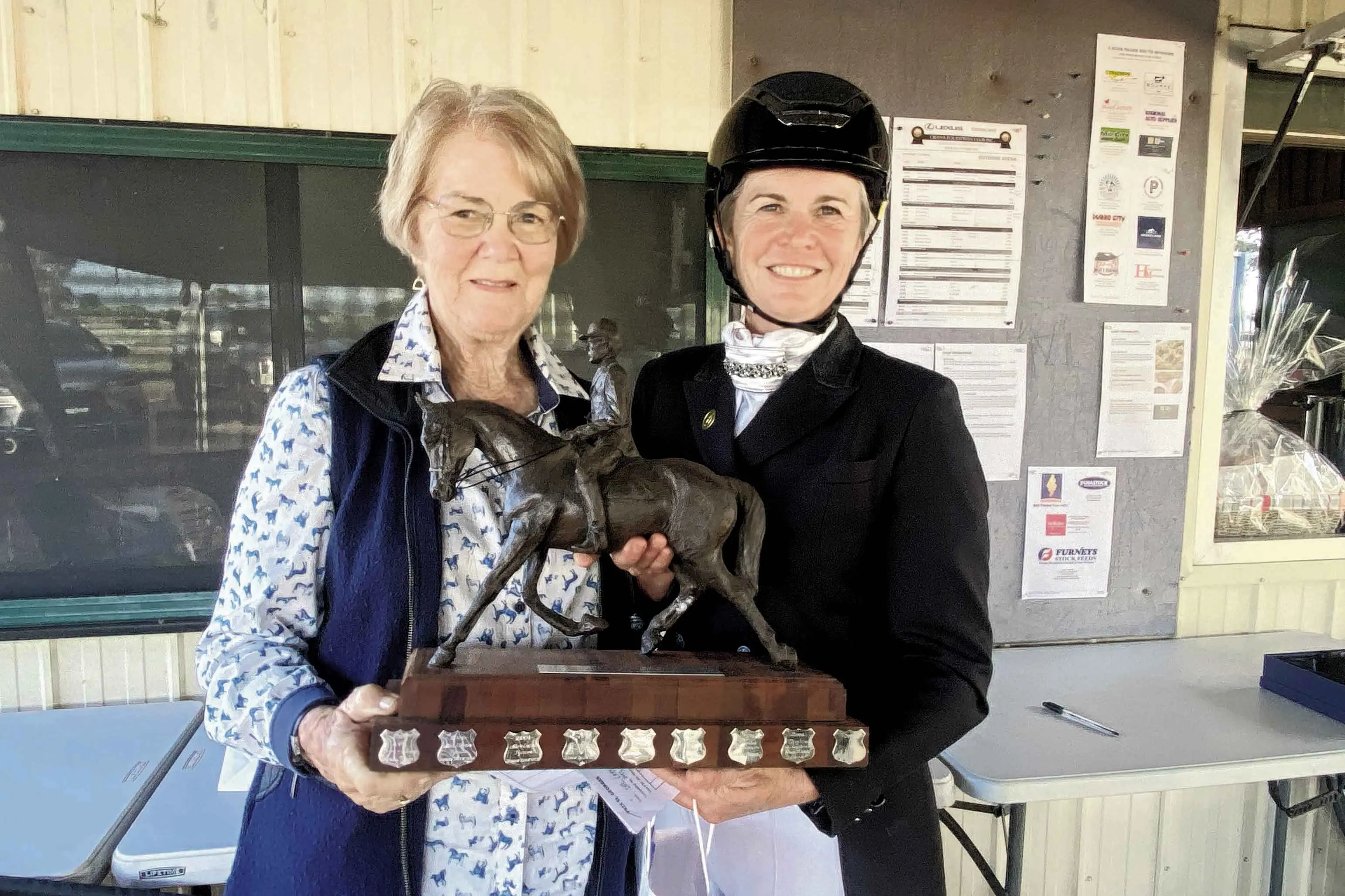 <p>Gillian Hill and Libby Sauer, winner of the Peter Green Memorial trophy for the highest score in the PSG Test. Photo: Noni McCarthy</p>\\n