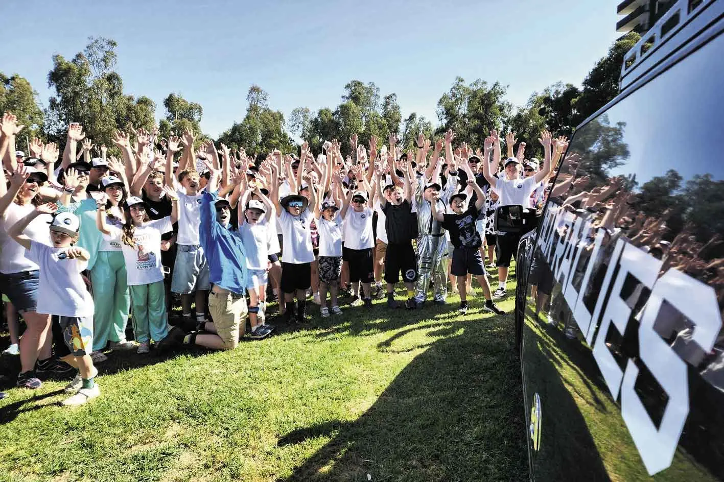<p>\"Let\\'s do this!\" Hands up for the Lunchbox Rally in Dubbo! Photos: Dubbo Photo News</p>\\n