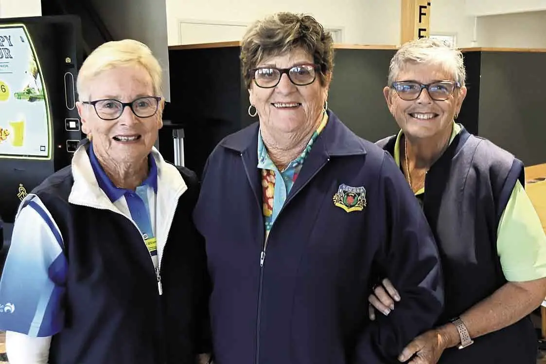 <p>Ladies\\' winners Judy O\\'Connor, Anne Knaggs and Sue O\\'Dea. Photo: Supplied. </p>\\n