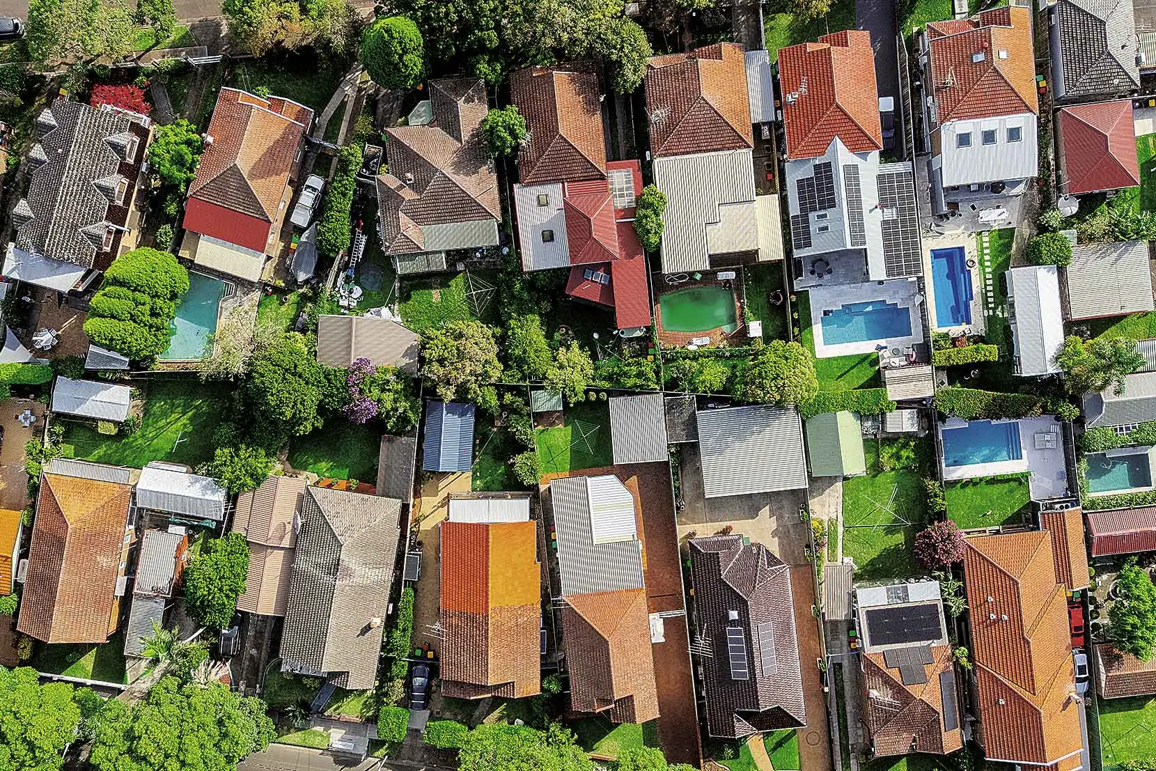 <p>Figures from Domain\\'s latest House Price Report reveal the median house price in Sydney fell by 5.8 per cent year on year, while the Dubbo Regional local government area has climbed 14.3 per cent over the same period. Photo: Shutterstock</p>\\n